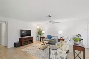 2408 Hammock Pine Blvd, Clearwater, FL 33761 - Photo 2