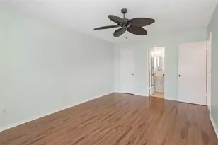 2024 Heathfield Cir, Sun City Center, FL 33573 - Photo 18