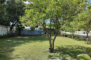 216 N Beverly Ave, Tampa, FL 33609 - Photo 22
