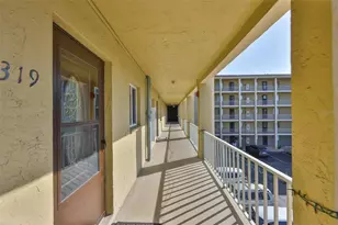 3656 Lake Bayshore Dr Bldg K, Bradenton, FL 34205 - Photo 2