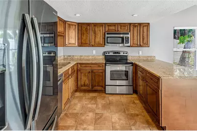 101 Valley Drive, Brandon, FL 33510 - Photo 16