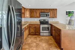 101 Valley Dr, Brandon, FL 33510 - Photo 16