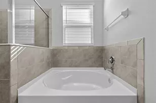 8635 Bower Bass Cir, Wesley Chapel, FL 33545 - Photo 28