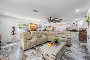 6907 W Creek Dr, Tampa, FL 33615 - Photo 16