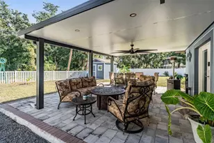 6907 W Creek Dr, Tampa, FL 33615 - Photo 32