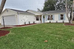 307 Santa Clara Cir, The Villages, FL 32159 - Photo 1