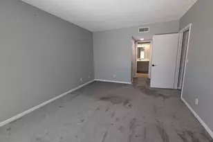 8707 Bardmoor Pl, Seminole, FL 33777 - Photo 12