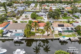 9570 Sun Isle Dr NE, Saint Petersburg, FL 33702 - Photo 4