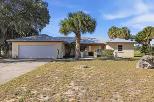 870 N Country Club Dr, Crystal River, FL 34429 - Photo 2