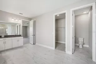 35056 Emberview Dr, Zephyrhills, FL 33541 - Photo 10