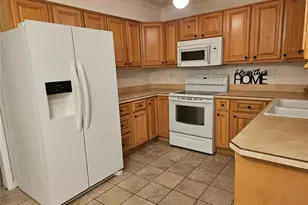 812 Augusta Dr, Sun City Center, FL 33573 - Photo 10