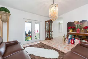 2212 E Columbus Dr, Tampa, FL 33605 - Photo 8