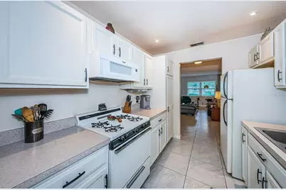 5267 81st Street N #8, Saint Petersburg, FL 33709 - Photo 12