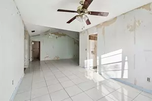 1915 W Del Webb Blvd, Sun City Center, FL 33573 - Photo 12