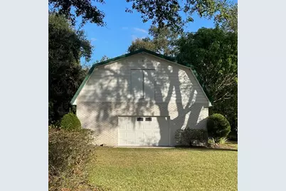 9471 McIntosh Road, Dover, FL 33527 - Photo 2