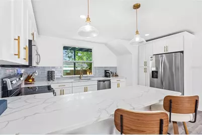 2201 50th Avenue N, Saint Petersburg, FL 33714 - Photo 4