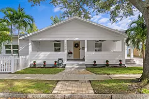1719 11th St N, Saint Petersburg, FL 33704 - Photo 1