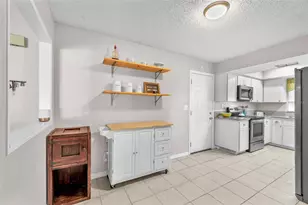 4116 Helene Dr, Valrico, FL 33594 - Photo 8