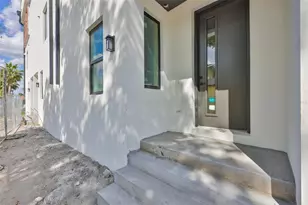 310 W Columbus Dr, Tampa, FL 33602 - Photo 2