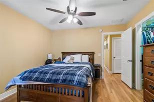 268 Valencia Cir, Saint Petersburg, FL 33716 - Photo 18