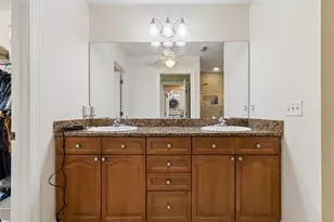 268 Valencia Cir, Saint Petersburg, FL 33716 - Photo 12