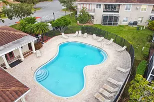 268 Valencia Cir, Saint Petersburg, FL 33716 - Photo 24