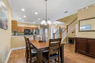 268 Valencia Cir, Saint Petersburg, FL 33716 - Photo 8