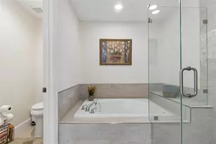 268 Valencia Cir, Saint Petersburg, FL 33716 - Photo 14