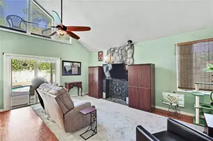 4712 E Temple Heights Rd, Tampa, FL 33617 - Photo 8