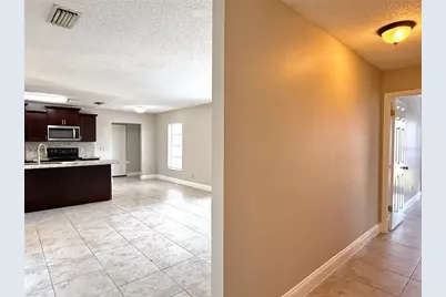 606 Sandy Creek Drive, Brandon, FL 33511 - Photo 8