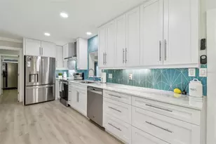 3922 Fontainebleau Dr, Tampa, FL 33634 - Photo 14