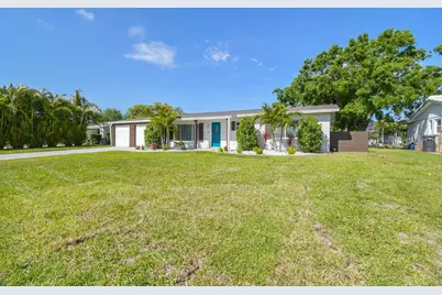 3922 Fontainebleau Drive, Tampa, FL 33634 - Photo 6