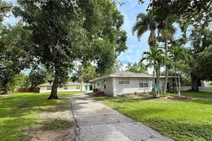 3308 3rd Ave W, Bradenton, FL 34205 - Photo 2