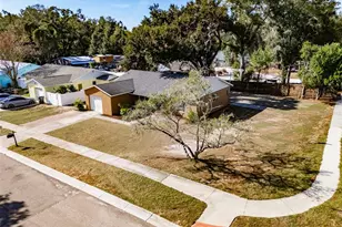 2401 Devonwoode Pl, Seffner, FL 33584 - Photo 38