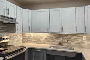 14130 Rosemary Ln, Largo, FL 33774 - Photo 8