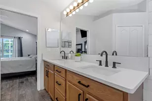 18836 Maisons Dr, Lutz, FL 33558 - Photo 52