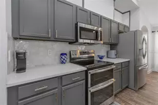 18836 Maisons Dr, Lutz, FL 33558 - Photo 32