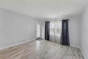 12055 3rd St E, Treasure Island, FL 33706 - Photo 8
