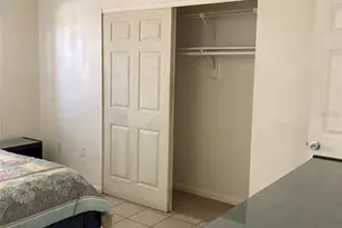 5925 Terrace Park Dr N, Saint Petersburg, FL 33709 - Photo 10