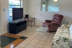 5925 Terrace Park Dr N, Saint Petersburg, FL 33709 - Photo 2