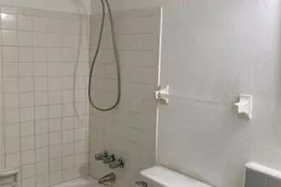 5925 Terrace Park Dr N, Saint Petersburg, FL 33709 - Photo 14