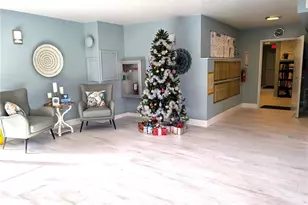 8198 Terrace Garden Dr N, Saint Petersburg, FL 33709 - Photo 4