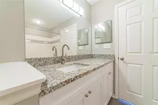 9028 Lake Chase Island Way, Tampa, FL 33626 - Photo 20