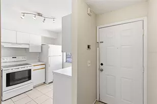 3001 58th Ave S, Saint Petersburg, FL 33712 - Photo 10