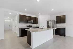 2919 Gardiner Ln, Zephyrhills, FL 33541 - Photo 8