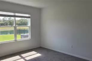 2919 Gardiner Ln, Zephyrhills, FL 33541 - Photo 10