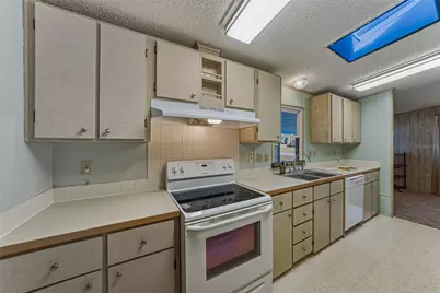 14921 Rialto Avenue, Brooksville, FL 34613 - Photo 22