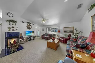 914 Woodland Dr, Seffner, FL 33584 - Photo 12