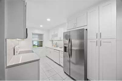 3244 38th Way S #B, Saint Petersburg, FL 33711 - Photo 8