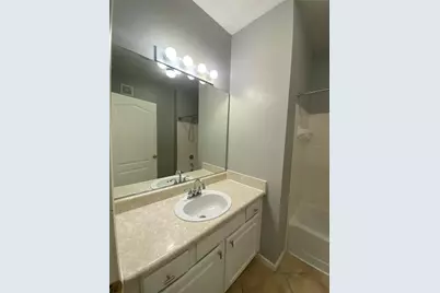 10504 Villa View Cir, Tampa, FL 33647 - Photo 16